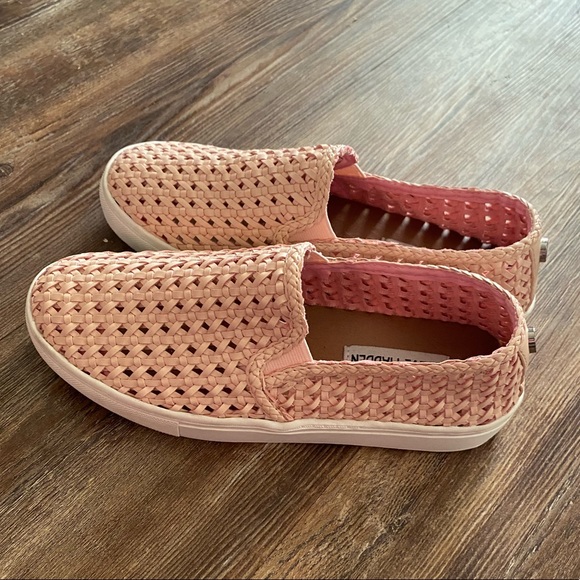 Steve madden slip ons - Picture 1 of 4